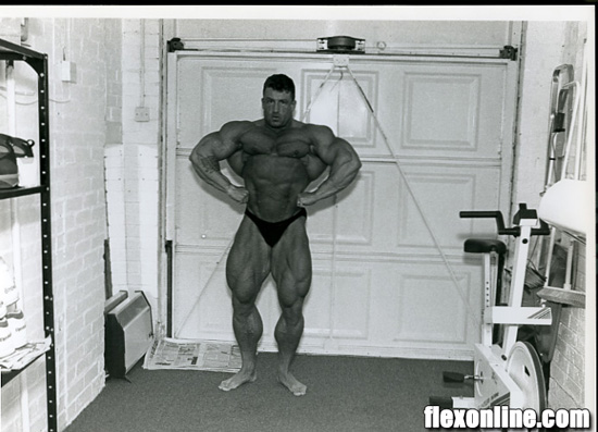 This is the greatest front lat spread ever, NO FLAWS. 